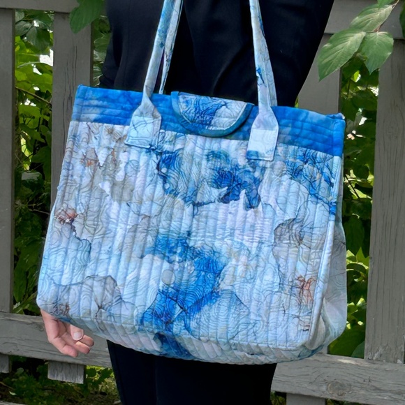 Quilted Wide Tote Bag - Picture 1 of 8